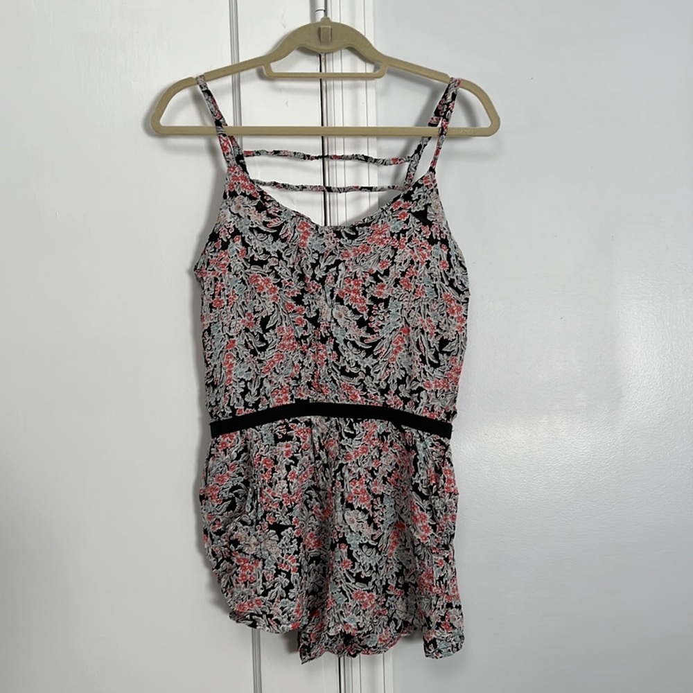 NWOT Lucca couture floral romper size small.
